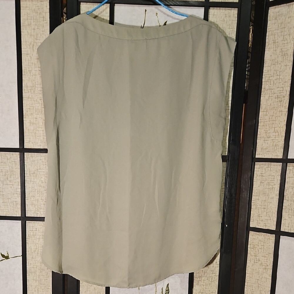 Ann Taylor Women's Blouse - Light Green - Picture 4 of 5